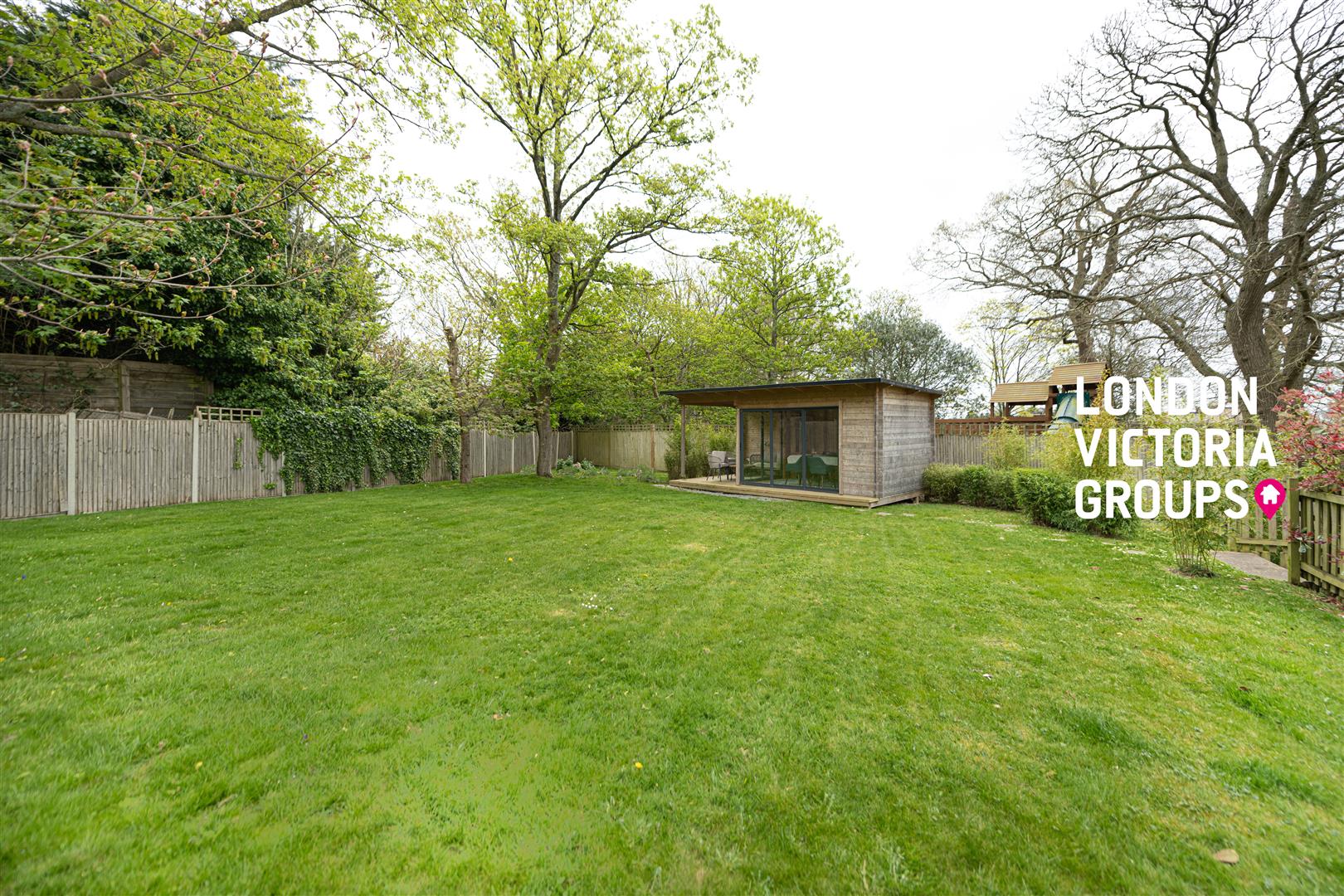 Duchess Crescent, Stanmore